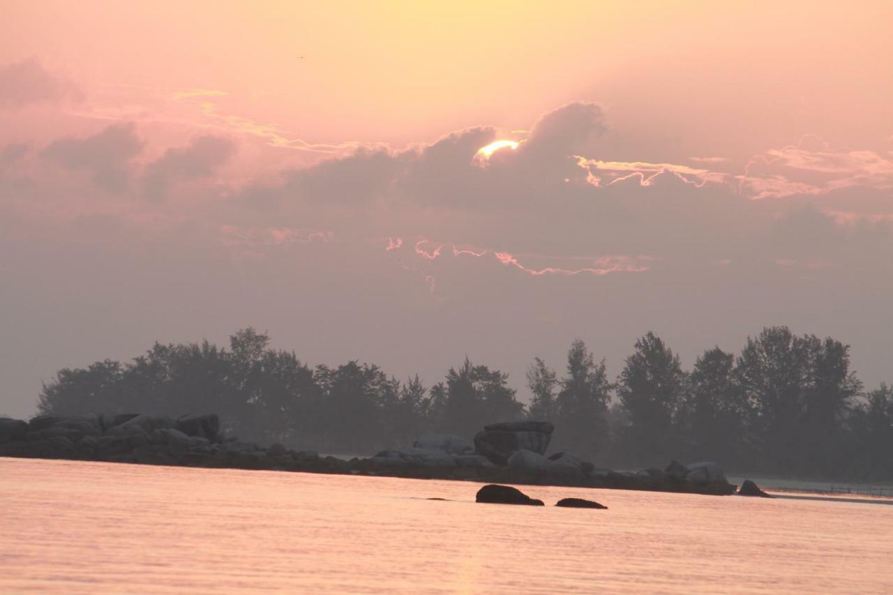 Belitung Holiday Resort Sijuk Luaran gambar